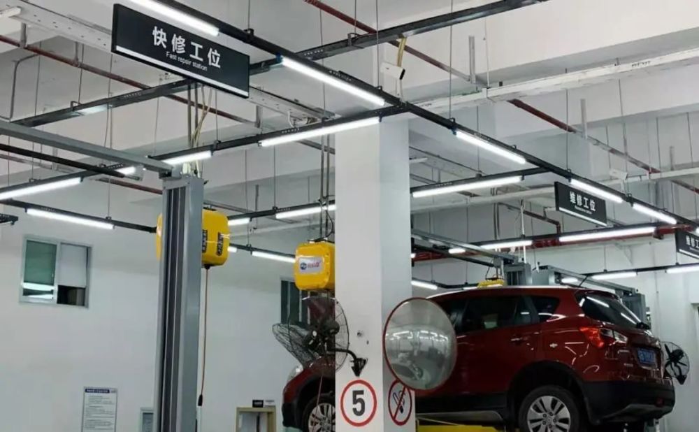 長(zhǎng)安汽車透明車間